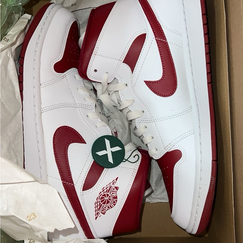 Jordan 1 Mid Reverse Chicago